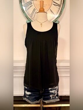 New York & Company Black Scoop Neck Tank Top